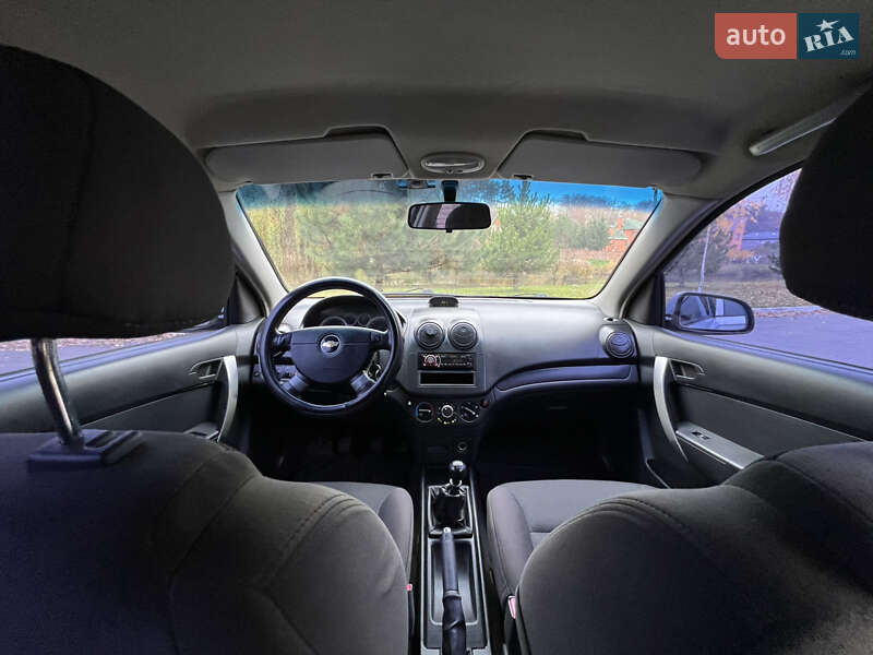 Седан Chevrolet Aveo 2009 в Киеве