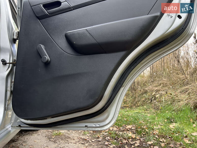 Седан Chevrolet Aveo 2009 в Киеве