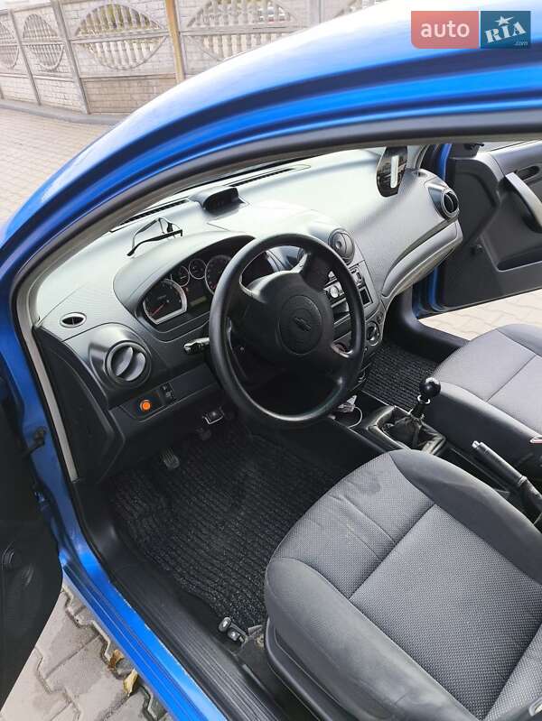 Седан Chevrolet Aveo 2008 в Кривом Роге