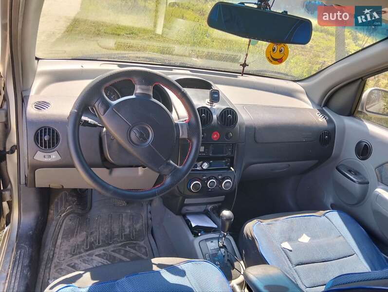 Хэтчбек Chevrolet Aveo 2005 в Киеве фото 4 Хэтчбек Chevrolet Aveo 2005 в Киеве