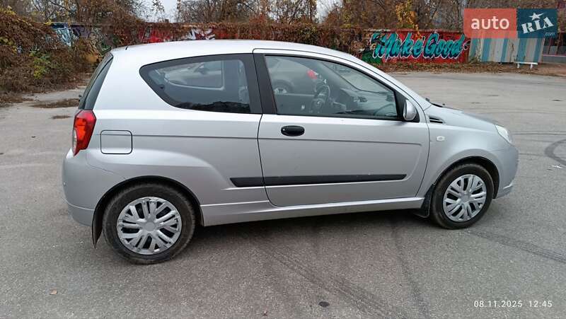 Хэтчбек Chevrolet Aveo 2008 в Харькове
