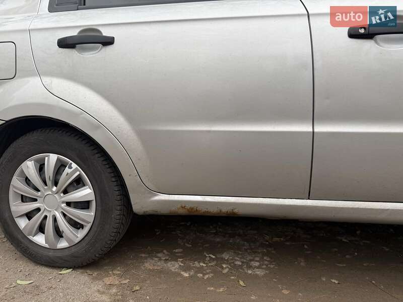 Седан Chevrolet Aveo 2007 в Днепре