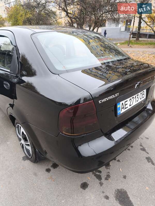 Седан Chevrolet Aveo 2006 в Днепре