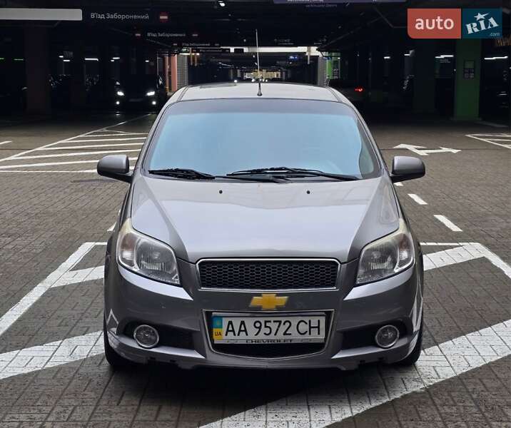 Хэтчбек Chevrolet Aveo 2011 в Киеве