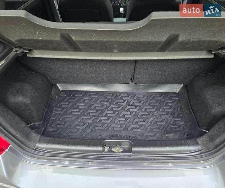 Хэтчбек Chevrolet Aveo 2011 в Киеве