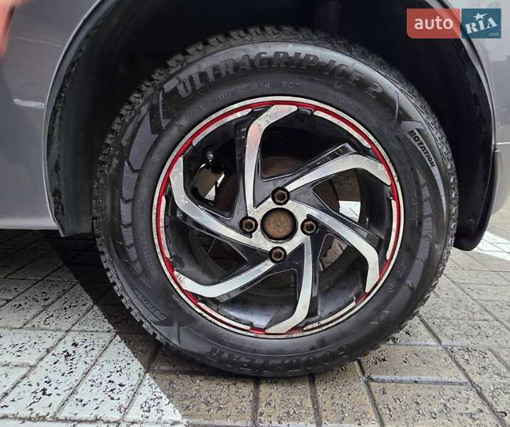 Хэтчбек Chevrolet Aveo 2011 в Киеве