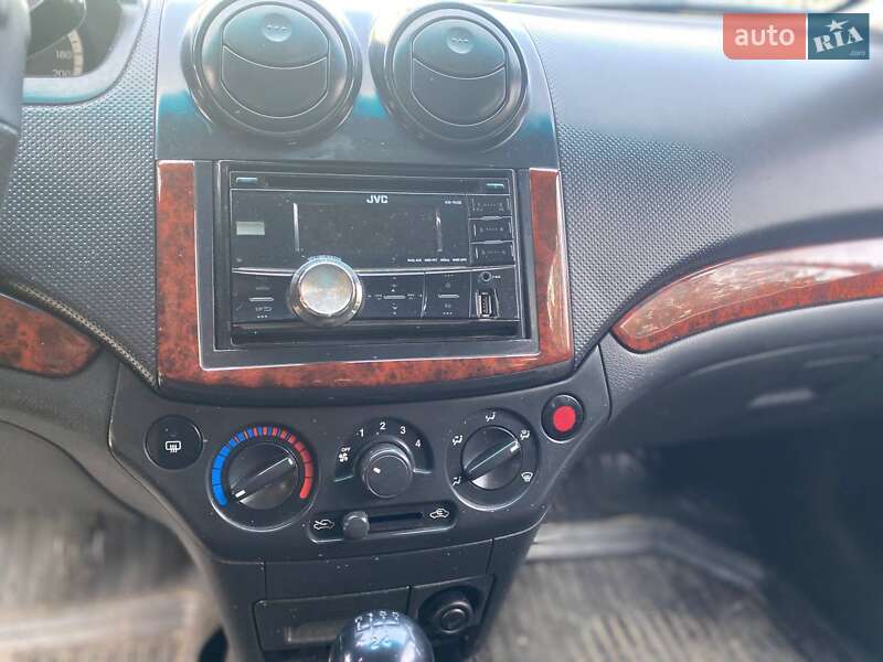 Седан Chevrolet Aveo 2006 в Миколаєві