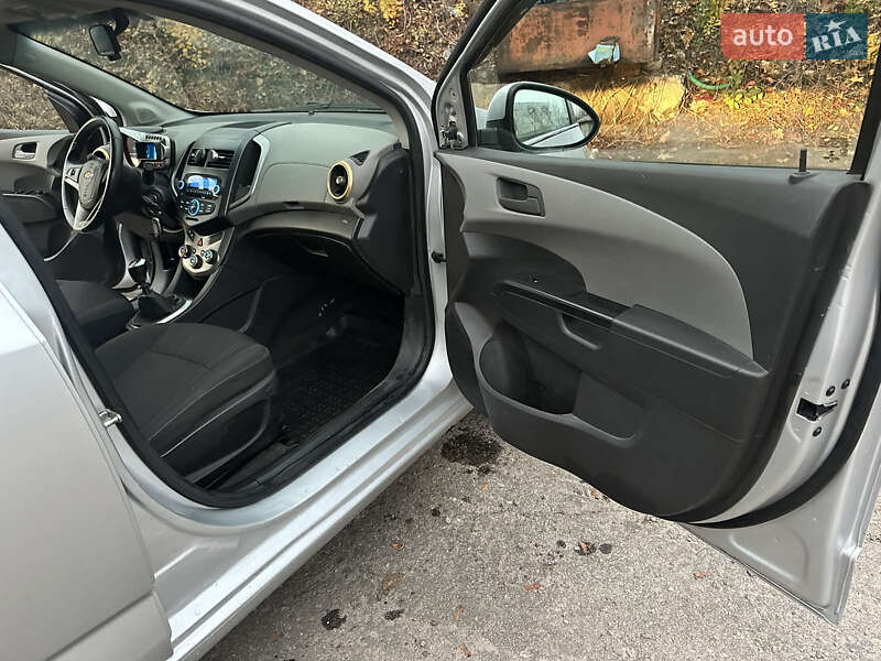 Седан Chevrolet Aveo 2012 в Харкові