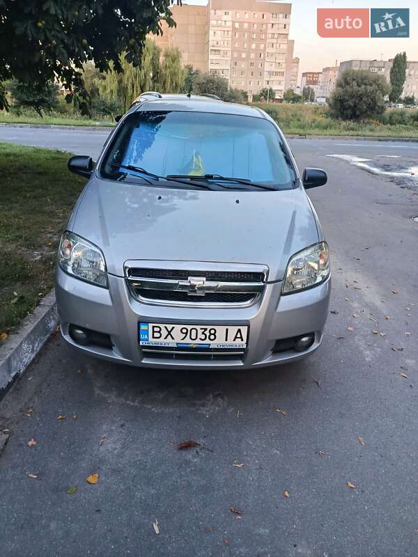 Седан Chevrolet Aveo 2006 в Нетешине