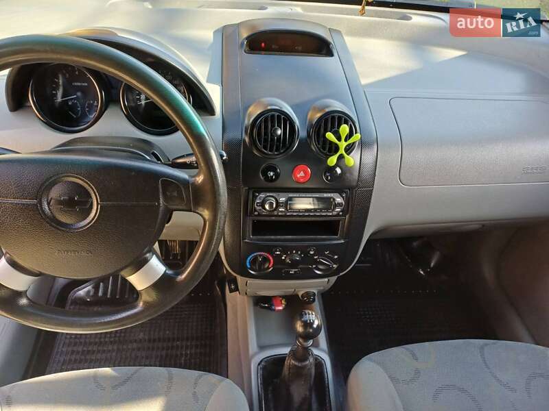 Седан Chevrolet Aveo 2005 в Косові