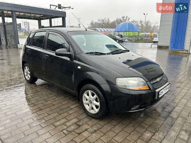 Хэтчбек Chevrolet Aveo 2007 в Малине