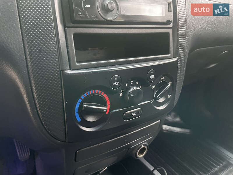 Хетчбек Chevrolet Aveo 2008 в Кривому Розі фото 13 Хетчбек Chevrolet Aveo 2008 в Кривому Розі