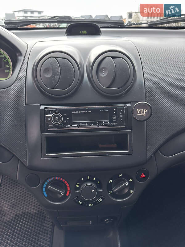 Седан Chevrolet Aveo 2007 в Києві