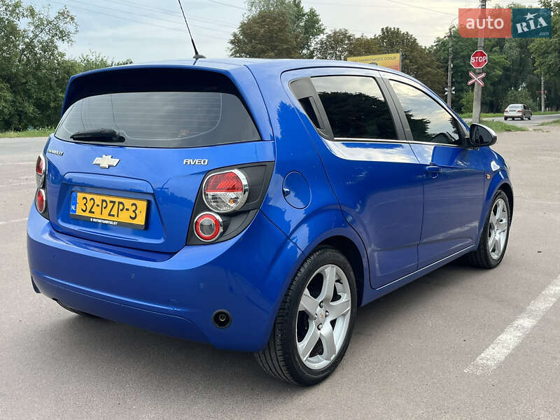 Хэтчбек Chevrolet Aveo 2012 в Киеве