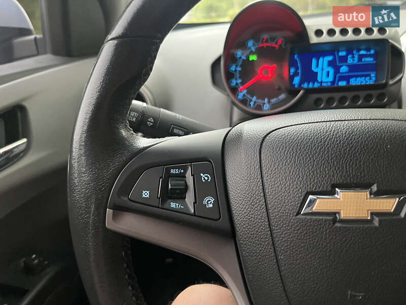 Хэтчбек Chevrolet Aveo 2012 в Киеве