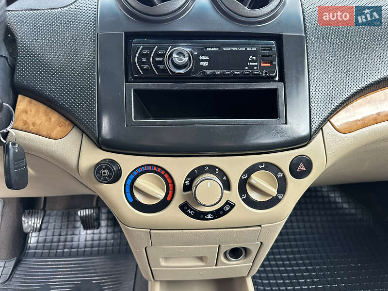 Седан Chevrolet Aveo 2007 в Харкові