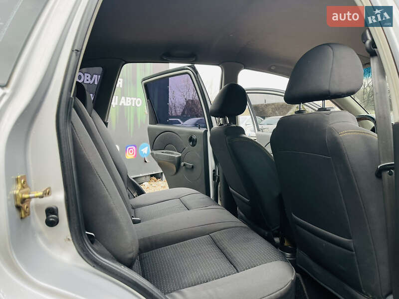 Хэтчбек Chevrolet Aveo 2005 в Харькове