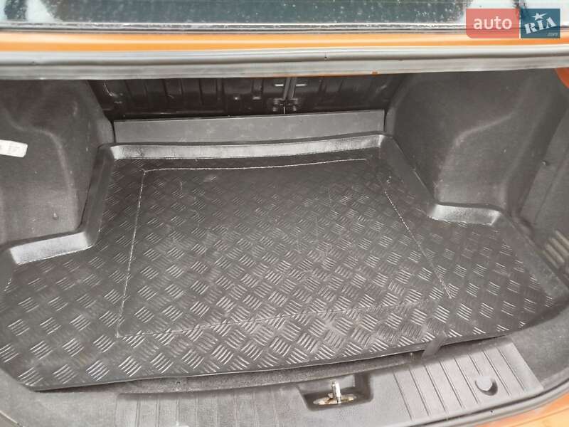 Седан Chevrolet Aveo 2006 в Днепре