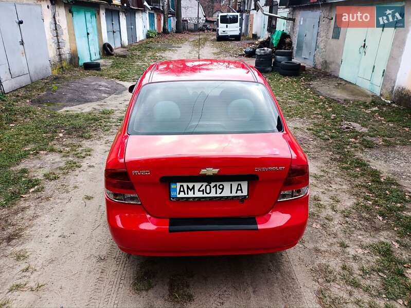 Седан Chevrolet Aveo 2004 в Житомире