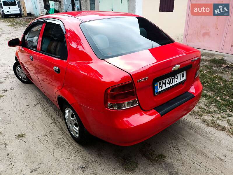 Седан Chevrolet Aveo 2004 в Житомире