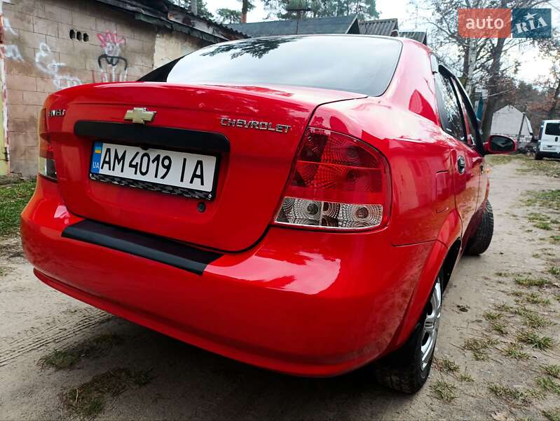 Седан Chevrolet Aveo 2004 в Житомире