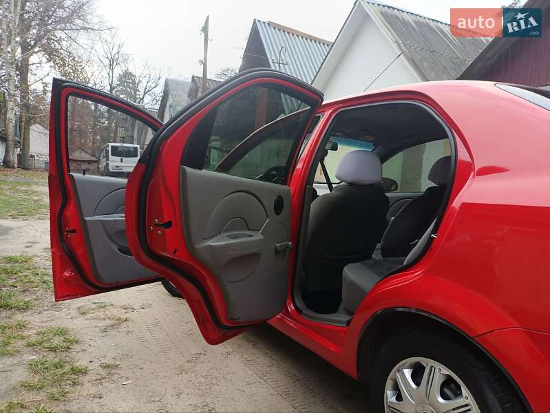 Седан Chevrolet Aveo 2004 в Житомире