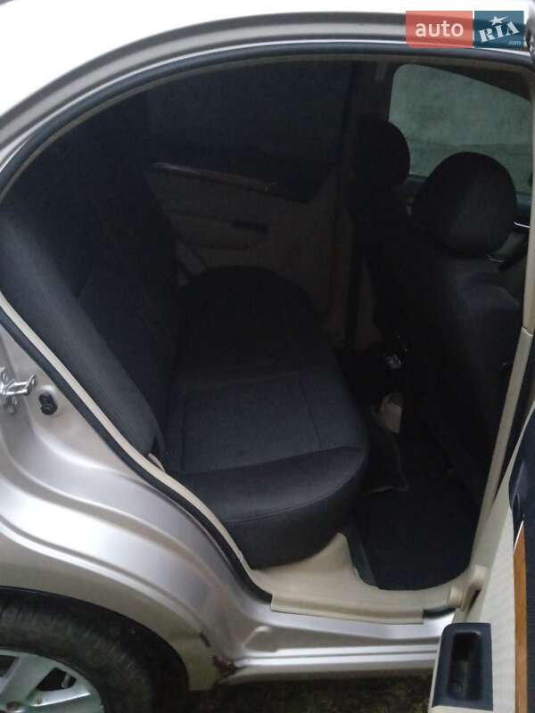 Седан Chevrolet Aveo 2008 в Сокирянах