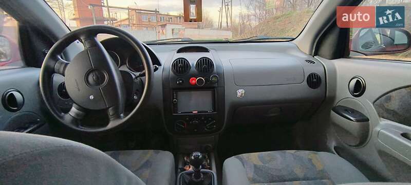 Хетчбек Chevrolet Aveo 2005 в Кривому Розі фото 4 Хетчбек Chevrolet Aveo 2005 в Кривому Розі