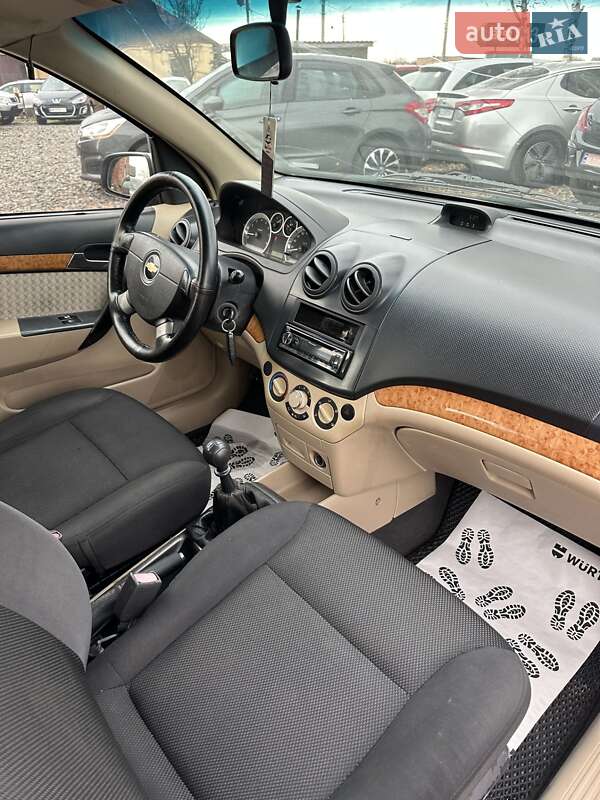 Седан Chevrolet Aveo 2008 в Смеле