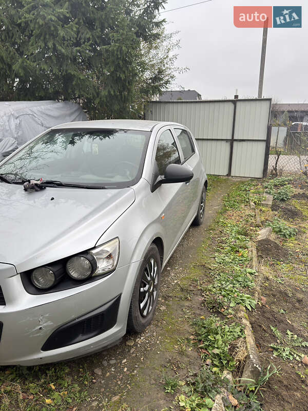 Хэтчбек Chevrolet Aveo 2012 в Ивано-Франковске