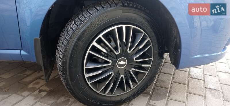 Седан Chevrolet Aveo 2008 в Тернополі