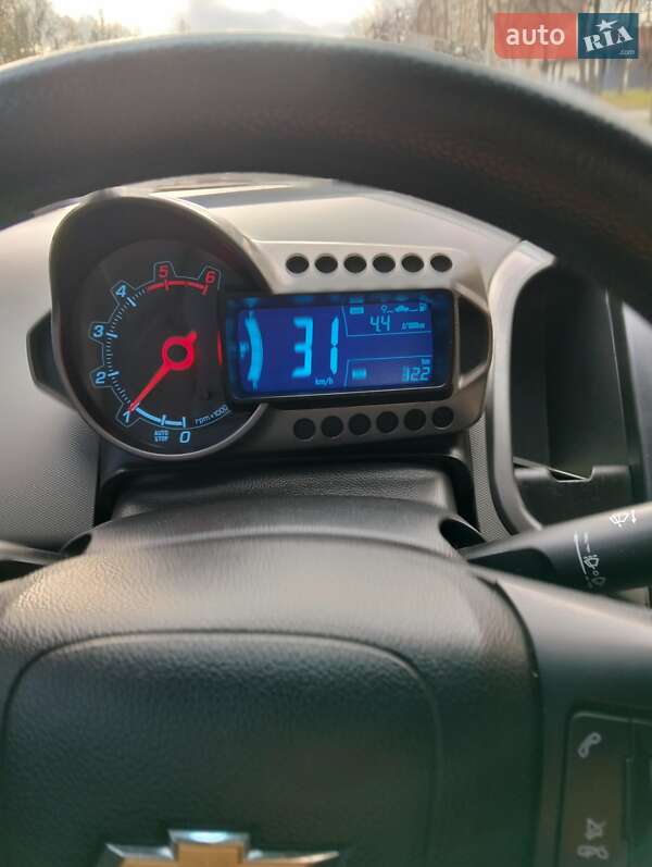 Седан Chevrolet Aveo 2013 в Кривом Роге