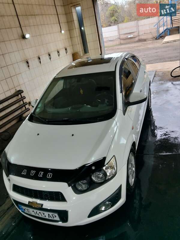 Седан Chevrolet Aveo 2013 в Кривом Роге