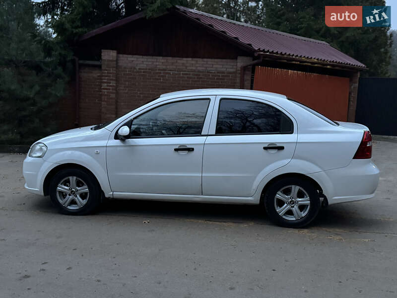 Седан Chevrolet Aveo 2006 в Львове