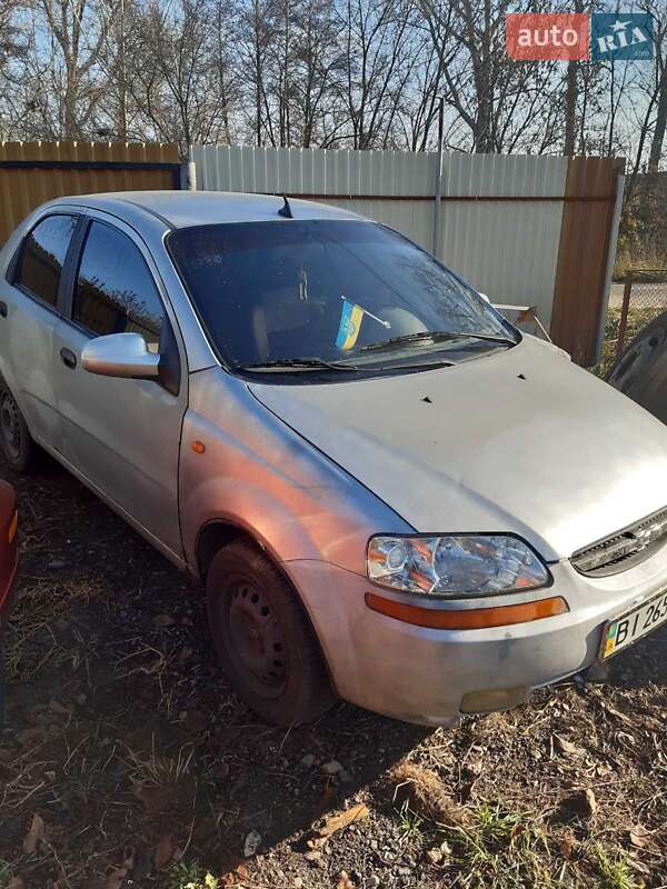 Седан Chevrolet Aveo 2005 в Полтаве