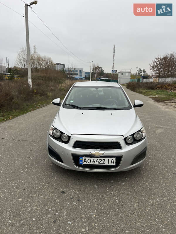 Седан Chevrolet Aveo 2012 в Киеве