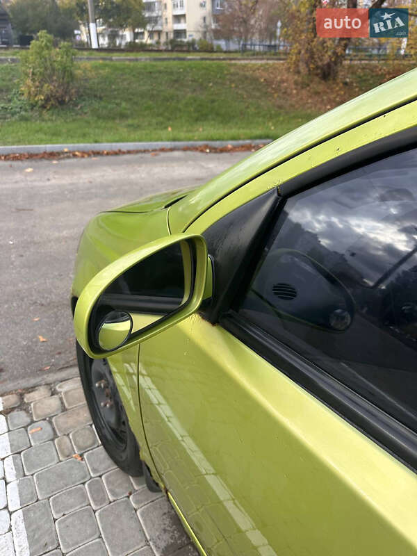 Седан Chevrolet Aveo 2004 в Харькове