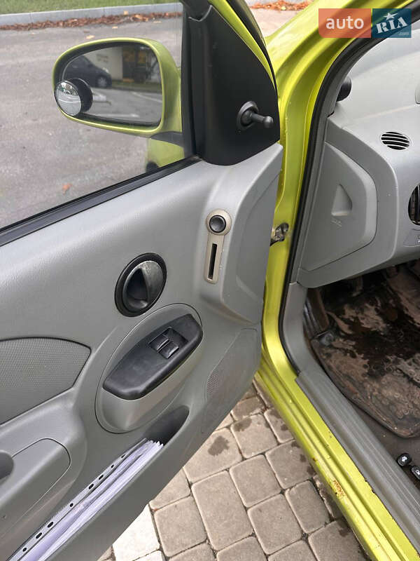 Седан Chevrolet Aveo 2004 в Харькове