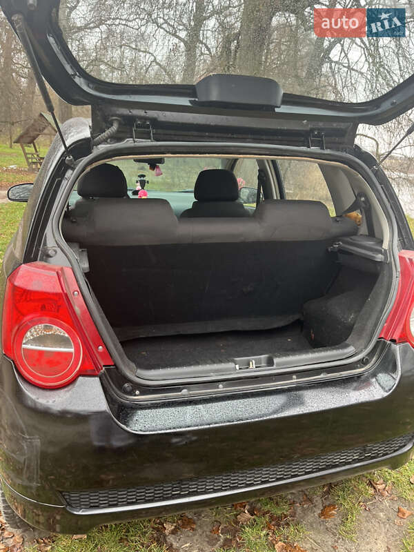 Хэтчбек Chevrolet Aveo 2006 в Полонном