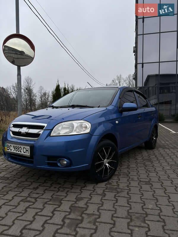 Седан Chevrolet Aveo 2010 в Львове