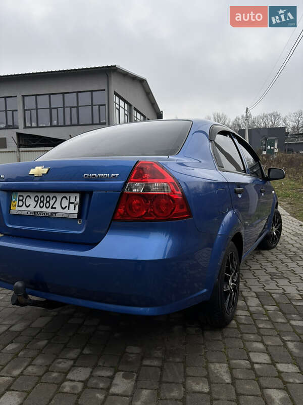 Седан Chevrolet Aveo 2010 в Львове