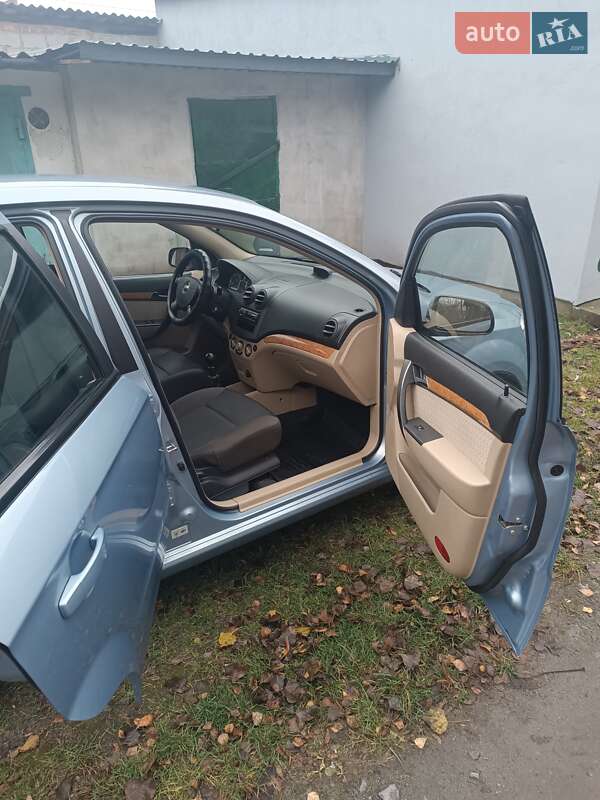 Седан Chevrolet Aveo 2008 в Звягеле