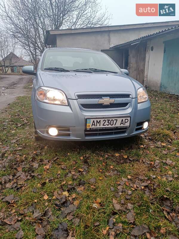 Седан Chevrolet Aveo 2008 в Звягеле