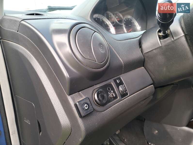 Седан Chevrolet Aveo 2007 в Николаеве