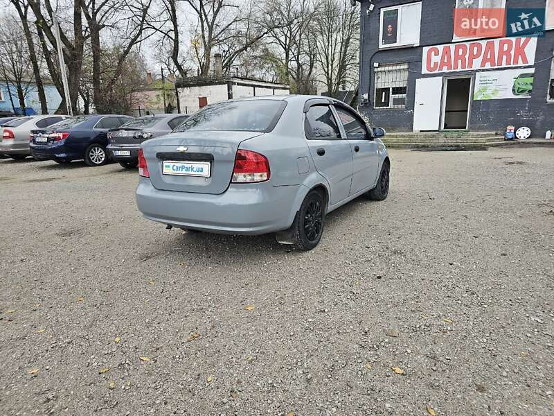 Седан Chevrolet Aveo 2004 в Каменском