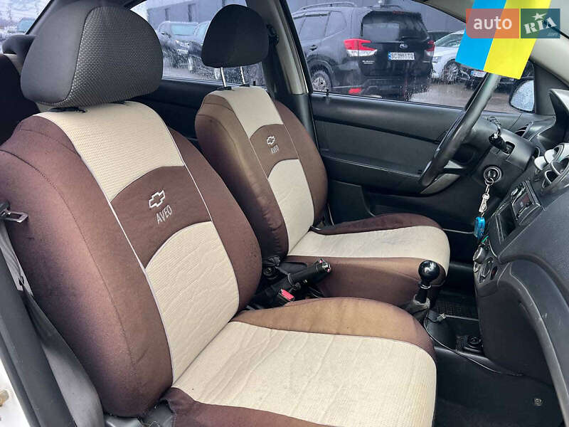Седан Chevrolet Aveo 2006 в Львове
