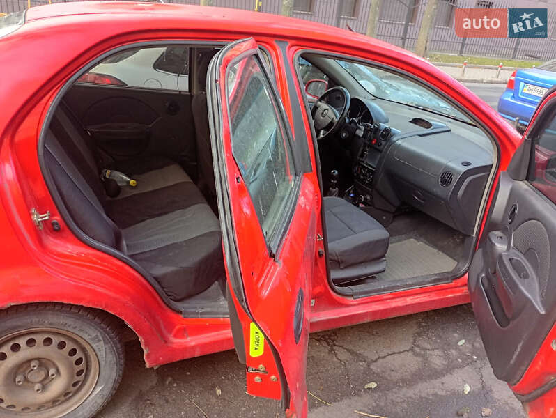 Седан Chevrolet Aveo 2006 в Киеве