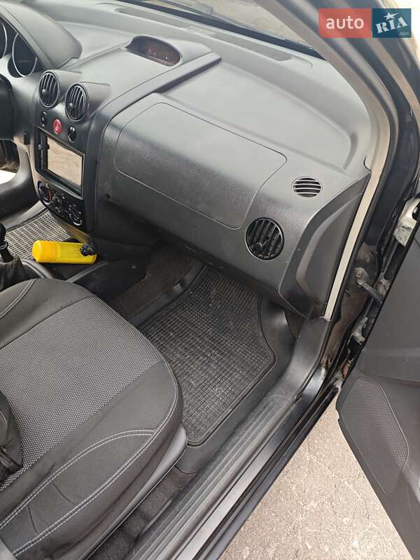 Хэтчбек Chevrolet Aveo 2006 в Краматорске фото 7 Хэтчбек Chevrolet Aveo 2006 в Краматорске