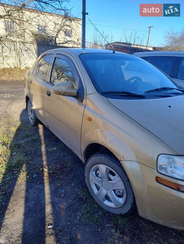Седан Chevrolet Aveo 2004 в Львове
