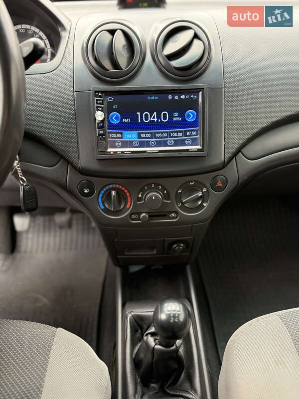 Седан Chevrolet Aveo 2009 в Киеве